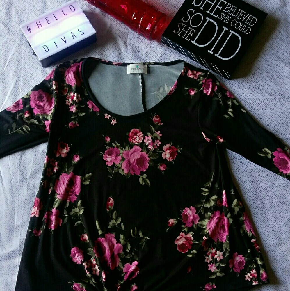 (Junior) floral blouse with tie front